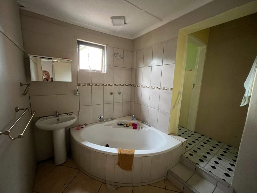 5 Bedroom Property for Sale in Die Rand Northern Cape